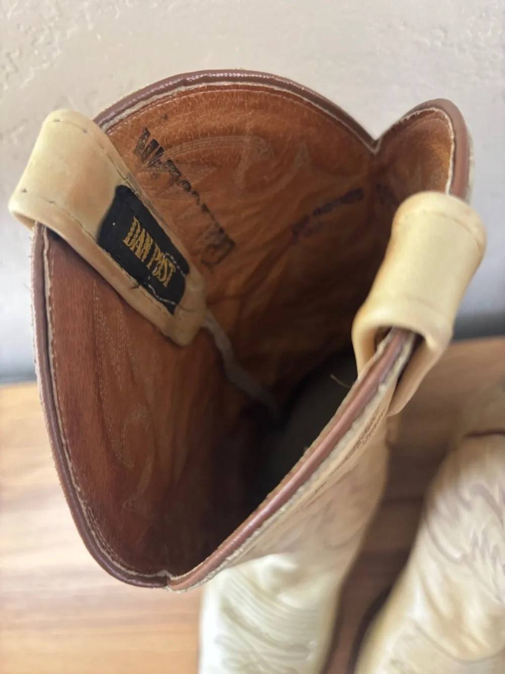 Mens  9.5 Vintage Dan Post Light Tan Leather western  Cowboy Boots Made In USA
